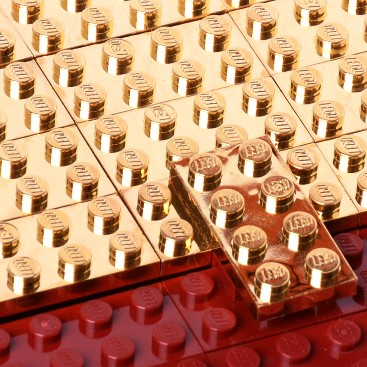 Agabag-Gold-plated-LEGO-bricks-4c