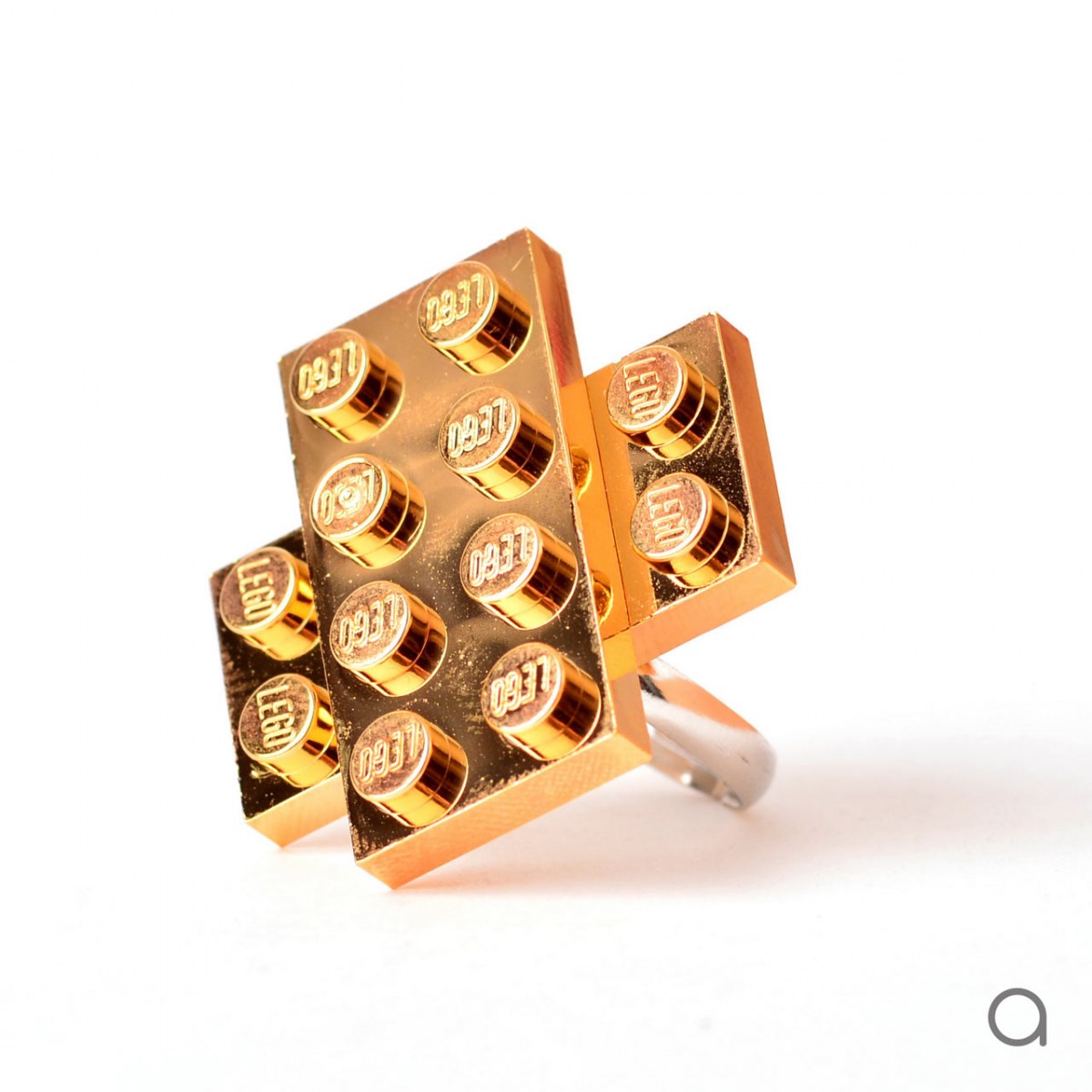 Agabag-Gold-plated-LEGO-bricks-9