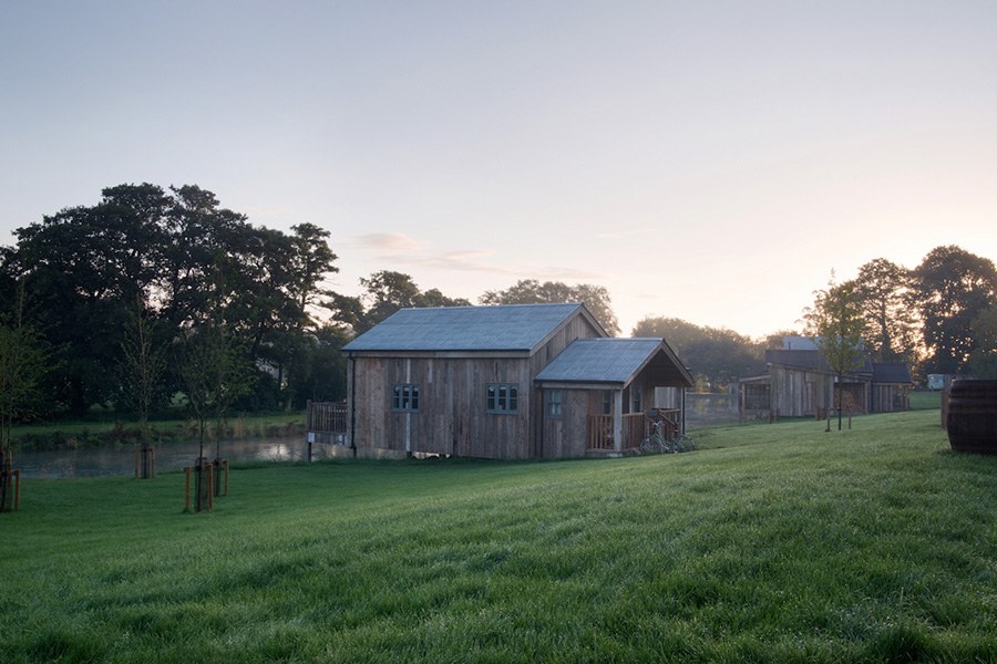 Impressive-Renovated-Soho-Farmhouse-in-Oxfordshire4