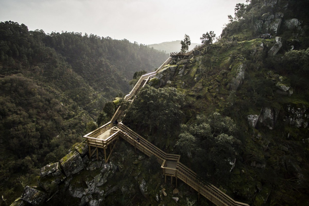 portugal-paiva-walkways-outdoor-staircase-04