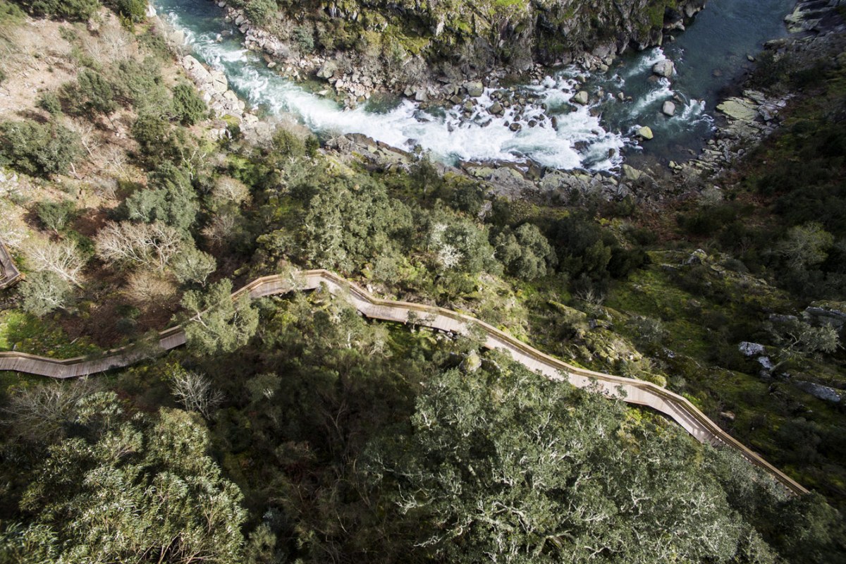 portugal-paiva-walkways-outdoor-staircase-13