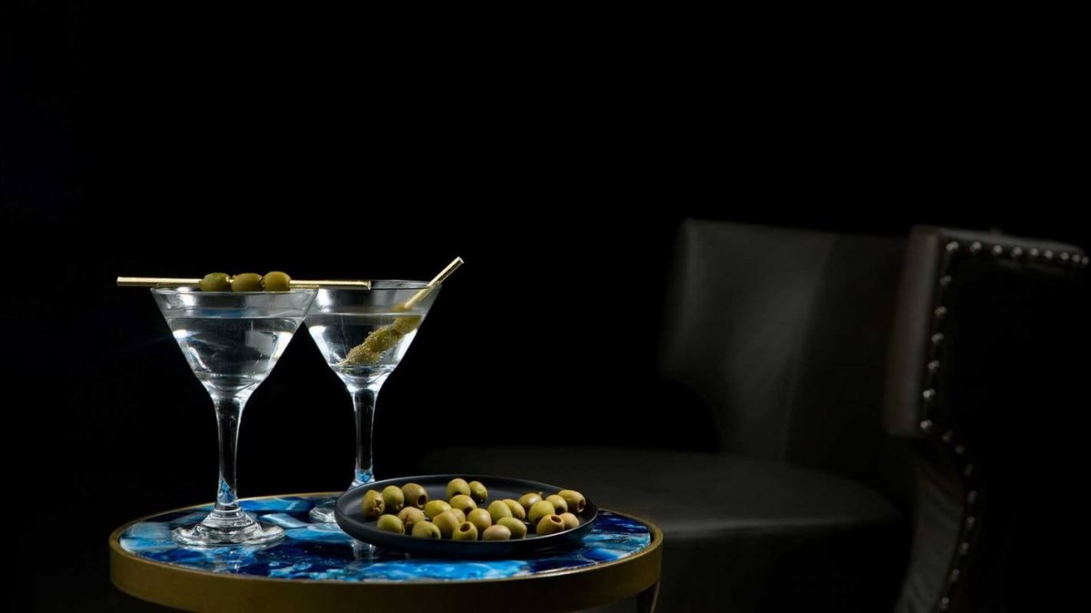 1611300697590944 cocktail pi bevuti al mondo dry martini L Officiel Italia