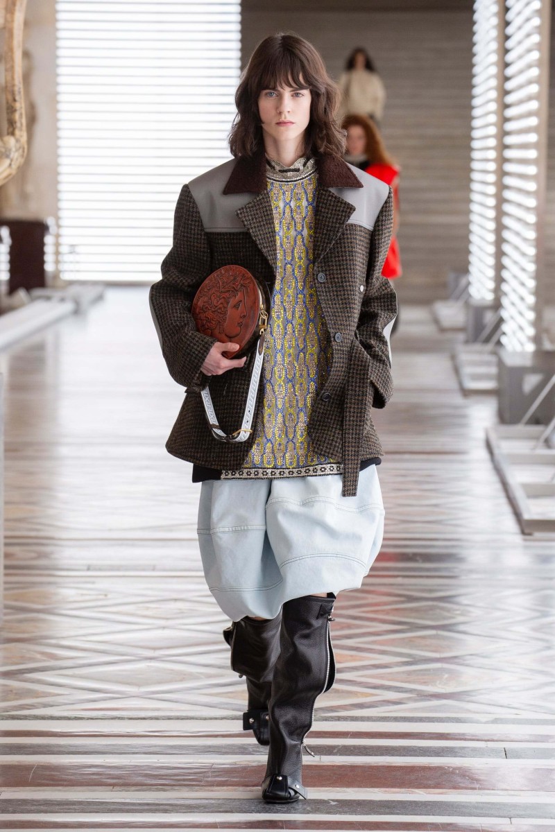 1615386868825480 louis vuitton fornasetti collezione donna autunno inverno 2021 immagini sfilata look lofficielitalia11