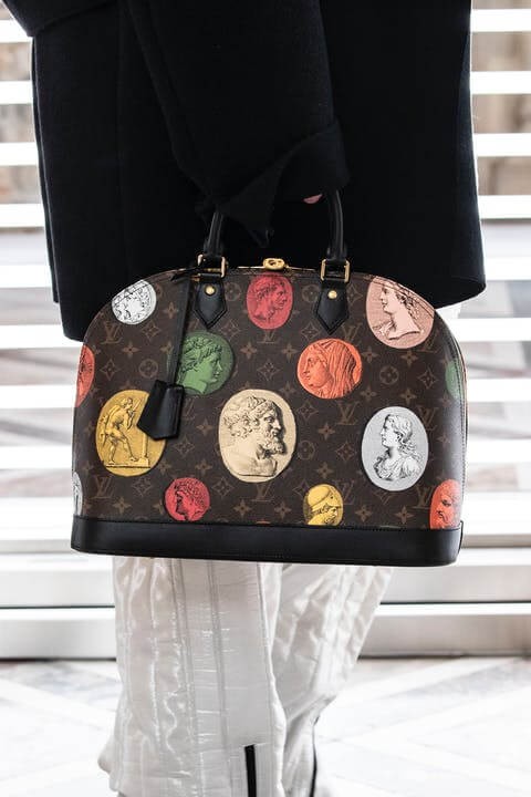 1615390653165807 louis vuitton fornasetti collezione donna autunno inverno 2021 immagini sfilata look dettagli lofficielitalia22