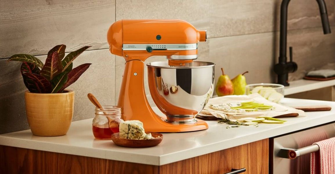 KitchenAid Stand2520Mixer Honey Lifestyle 3