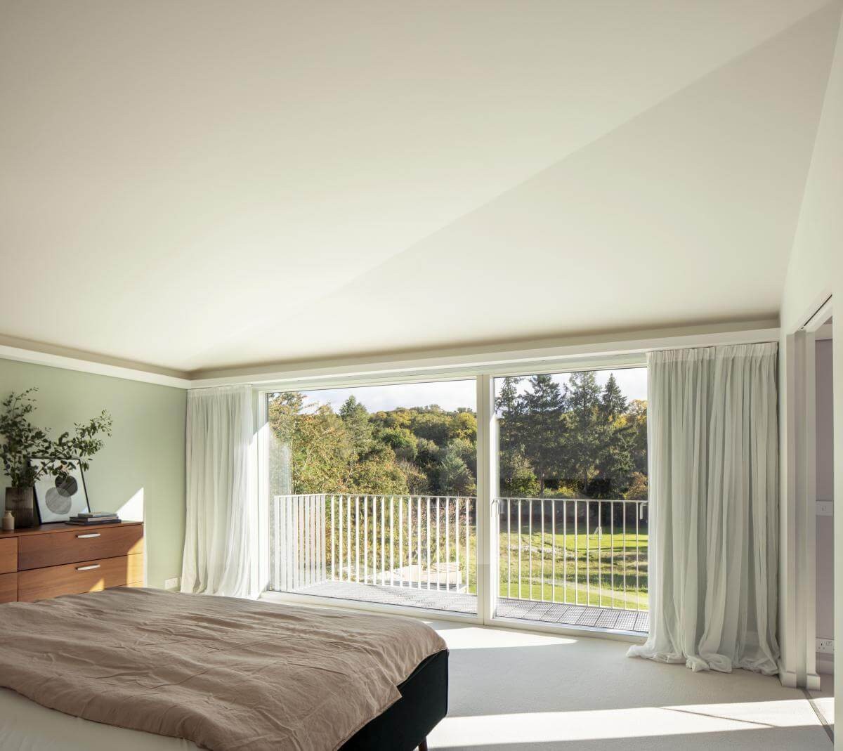copy of 28 cherry tree house master bedroom and balcony guttfield architecture will scott