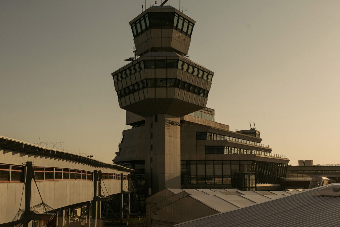 flughafen tegel photo book feature dezeen 2364 col 6