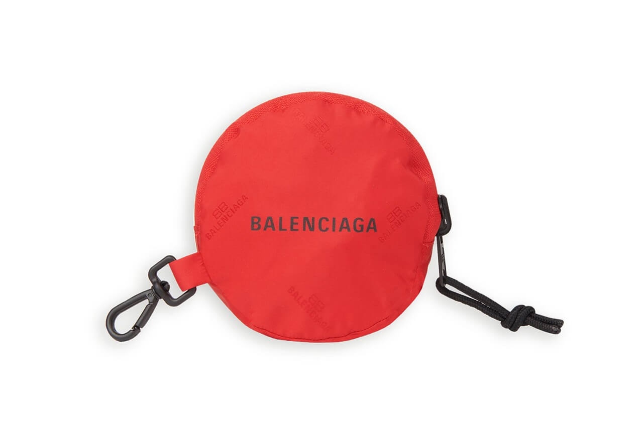 https hypebeast.com image 2021 05 balenciaga expandable grocery bag release info 4