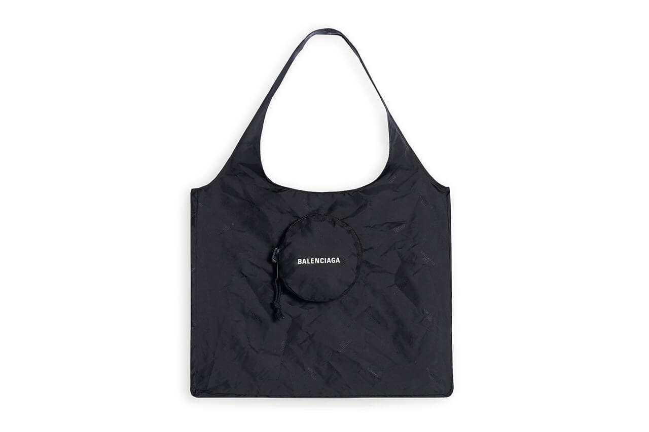 https hypebeast.com image 2021 05 balenciaga expandable grocery bag release info 5