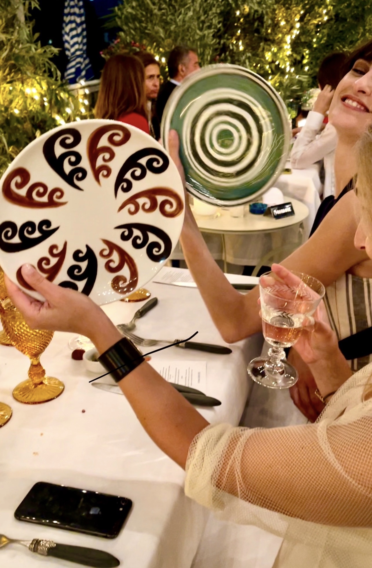 MAZE PEACOCK DINNER PLATES