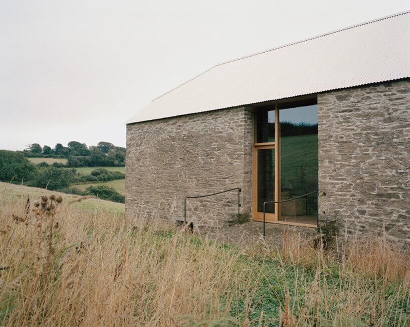 redhill barn by type designboom 09