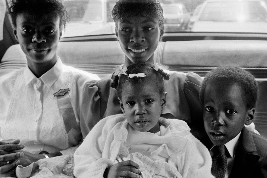 5 Joseph Rodriguez TAXI Series Family going to church on a Sunday morning NYC 1984 copyright Joseph Rodriguez courtesy Galerie Bene Taschen