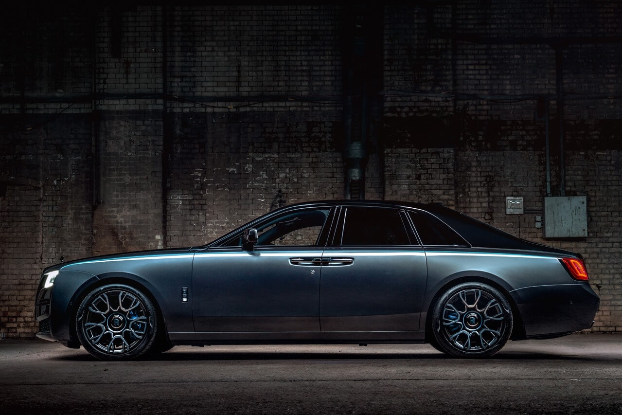 https hypebeast.com image 2021 10 rolls royce black badge ghost v12 tuned rr first official look 2