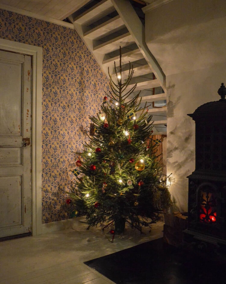 Traditional Swedish Home Christmas 5