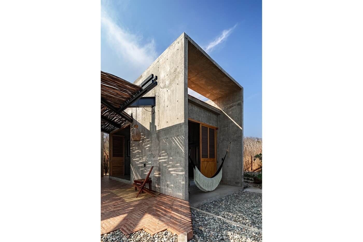 https hypebeast.com image 2022 02 espacio 18 arquitectura la casa del sapo zapotengo oaxaca mexico 03