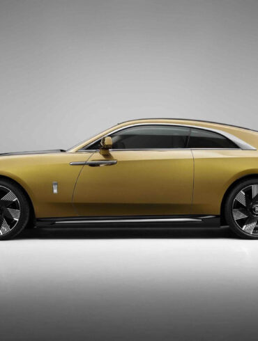 3 spectre unveiled oco the first fully electric rolls royce profile 1