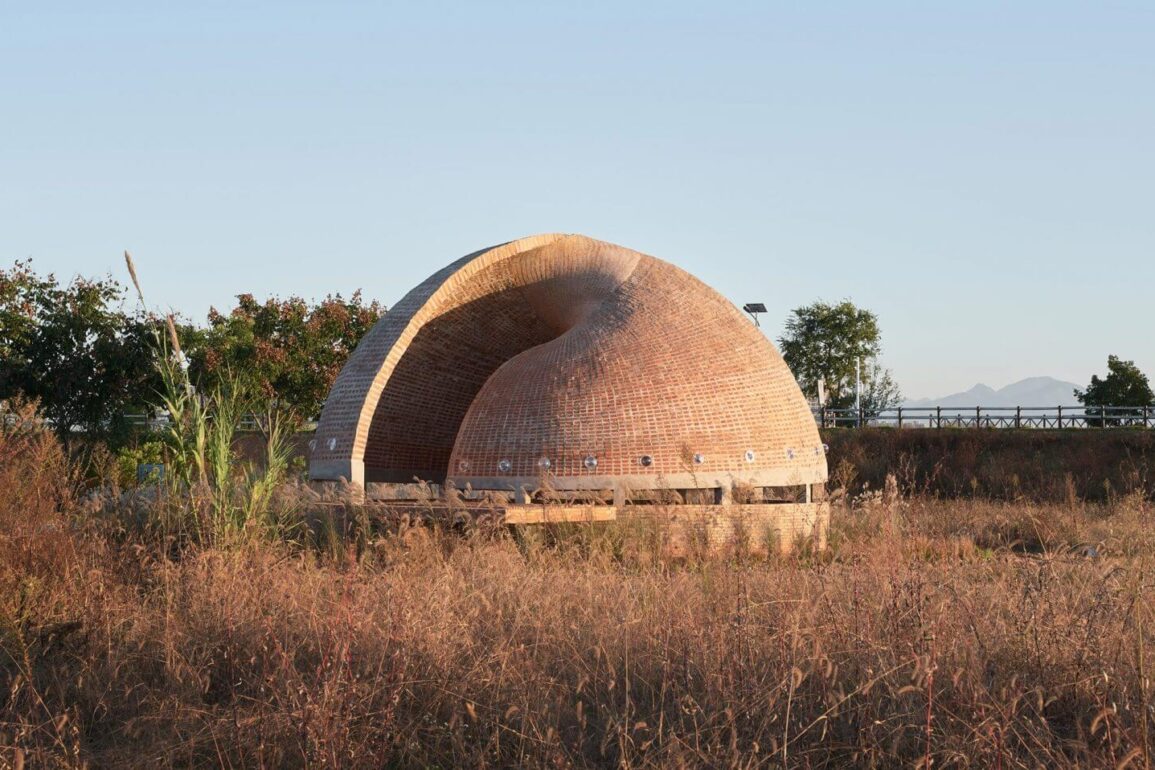 hero twisted brick shell library HCCH studio china dezeen 2364 col 0 1704x958 (1)