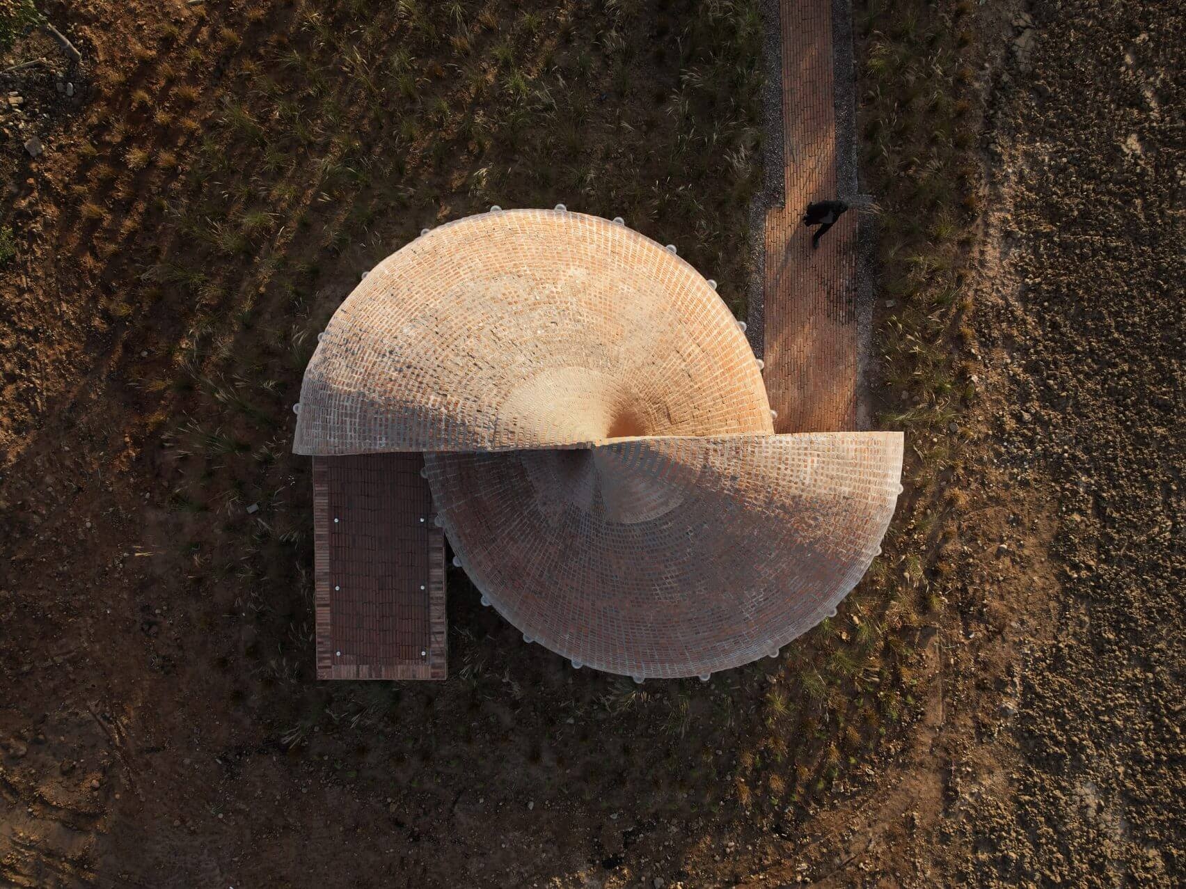 twisted brick shell library HCCH studio china dezeen 2364 col 4 1704x1277 (1)