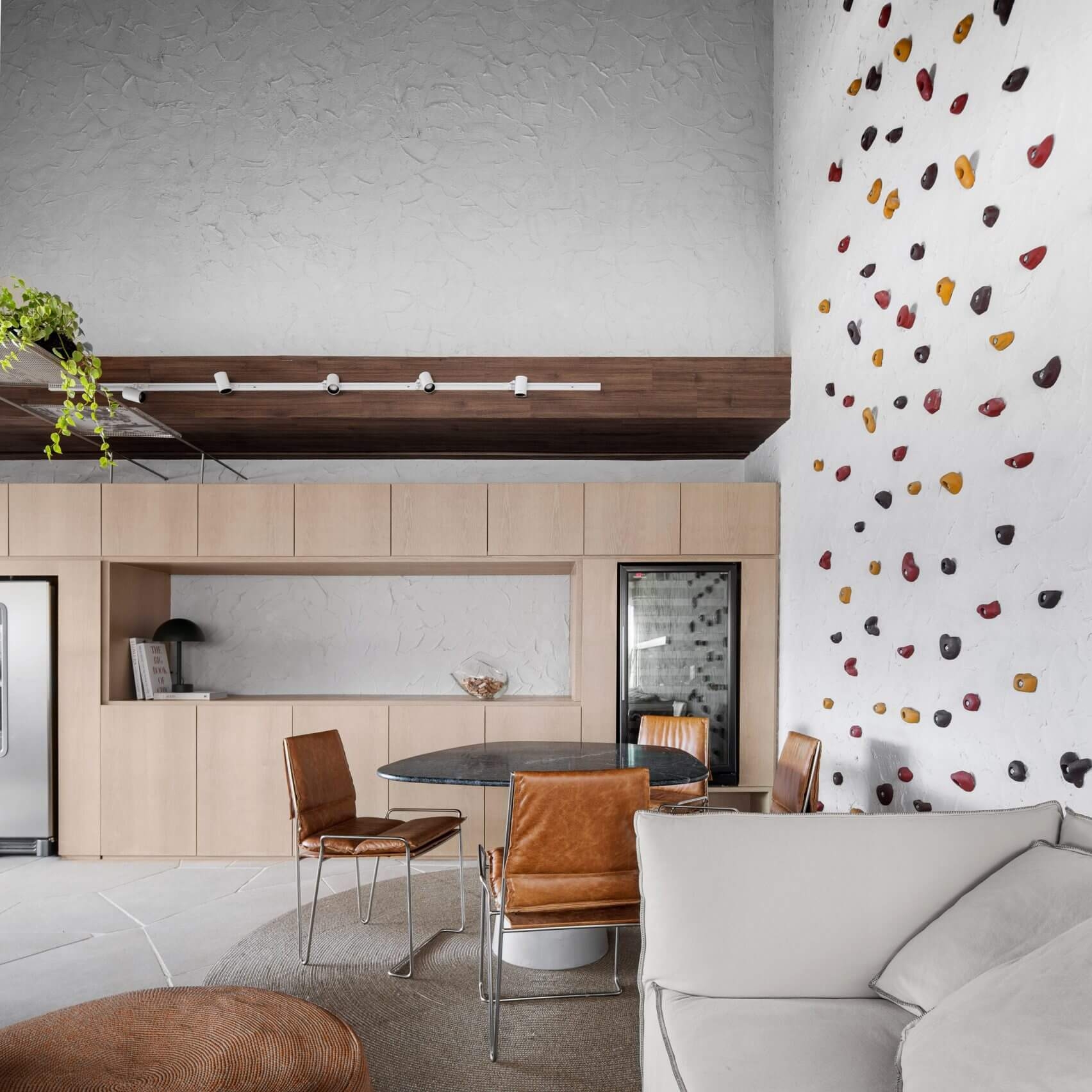 musa apartment nati minas studio dezeen 2364 col 10 1704x1704 (1)